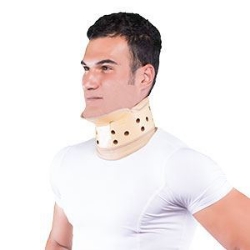 تصویر از گردن بند طبی سخت چانه دار تن یار